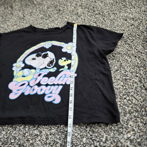 Cropped Black Snoopy Woodstock Rainbow Feelin Groovy Cropped Top Tee Size Medium - Picture 6 of 6